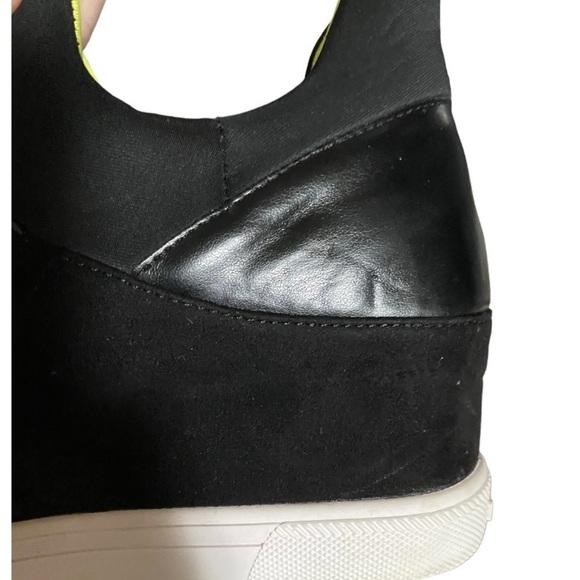 From DKNY, the Cosmos Logo‎ 3” Hidden Wedge Sneaker Slip On street style Sz 9.5M - Picture 15 of 15